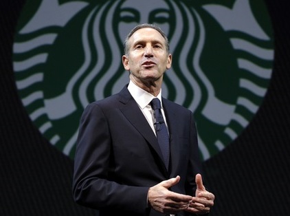 Có thể bạn chưa biết: CEO Starbucks từng sống trong khu ổ chuột, bán máu để trả học phí