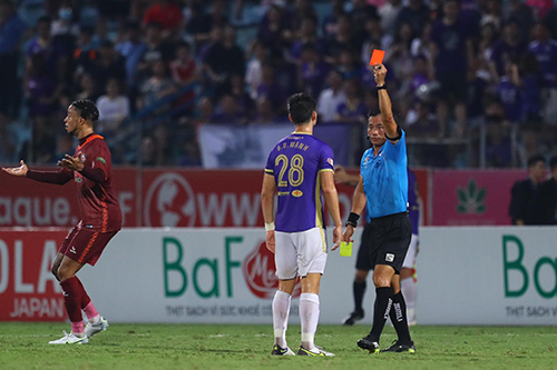 Duy Mạnh, Văn Hậu liên tục đá xấu: Hà Nội FC đã thua còn mất hình ảnh