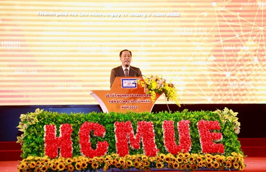 Hiệu trưởng Trường ĐH Sư phạm TP HCM khuyên sinh viên sống tử tế