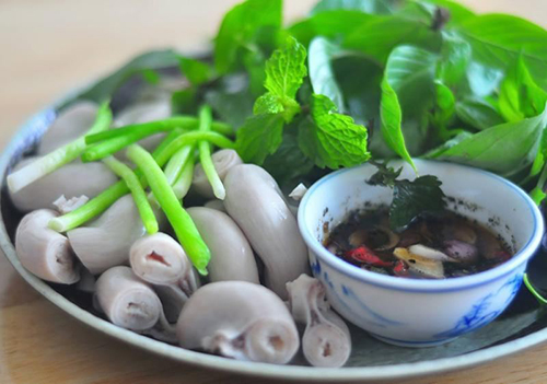 Lòng lợn - món ăn khoái khẩu của người Việt