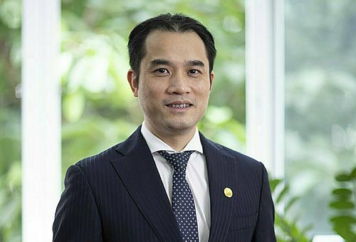 PGS-TS Phạm Bảo Sơn điều hành phiên tọa đàm 'khơi nguồn sáng tạo trẻ'