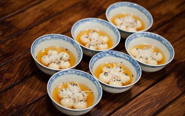 Về Hải Phòng đừng quên ăn thử món chè Sủi Dìn