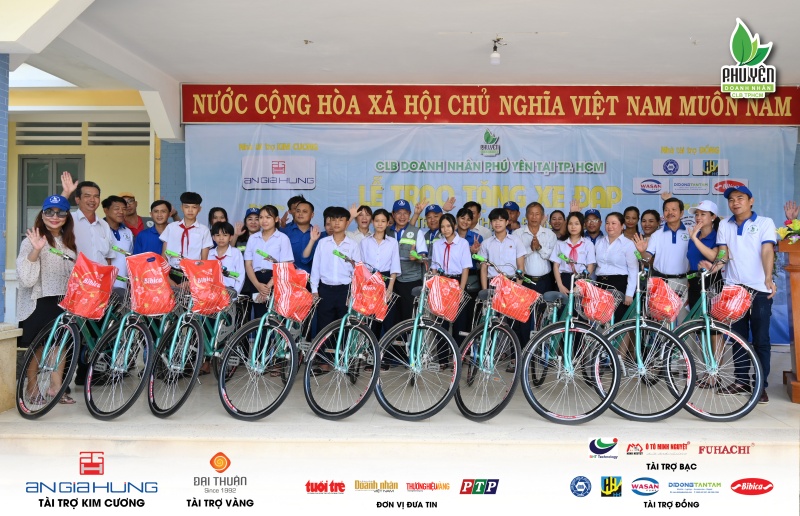 Caravan Vòng Quay Yêu Thương lần 5 tiếp sức đến trường cho học sinh hiếu học tỉnh Phú Yên