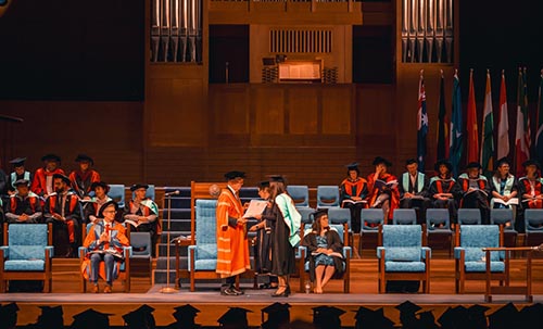 Cựu học sinh trường Hà Nội - Amsterdam giành học bổng tiến sĩ sau 4 năm học song song cử nhân và thạc sĩ