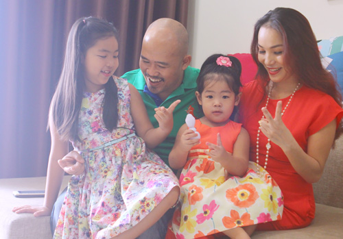 Hoàng Lê Vi: ' Tôi luôn để chồng được tự do làm điều anh ấy muốn' 
