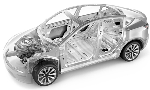 Nhân viên Toyota mổ xẻ xe điện Tesla để học hỏi