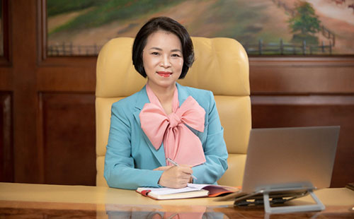 Người vợ kín tiếng của tỷ phú Phạm Nhật Vượng lần đầu tiên xuất hiện