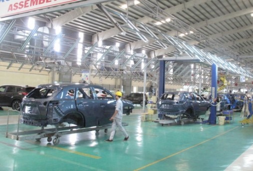 'Ông lớn' bắt tay, giá ô tô nội sẽ giảm?