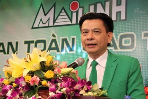 Ðại gia Hồ Huy sau cú 'nhấn ga, lệch đường'