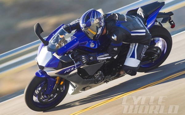Mãn nhãn với siêu mô tô năm 2015 Yamaha YZF-R1