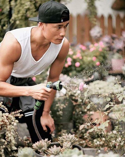 Bị đội tuyển Việt Nam “bỏ quên”, thủ môn Bùi Tiến Dũng làm gì?