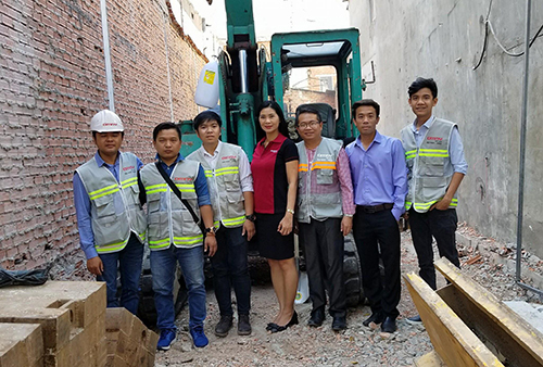 Doanh nhân Lê Thị Ngọc Oanh, đóa hồng và ánh thép