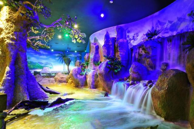 Vinpearl Land có khu vui chơi giải trí hiện đại được sánh ngang tầm với các công viên giải trí trong khu vực và thế giới. Bây giờ mời bạn cùng Traveloka tìm hiểu những khu vu chơi thú vị nhất không thế bỏ qua khi đến đây nhé.