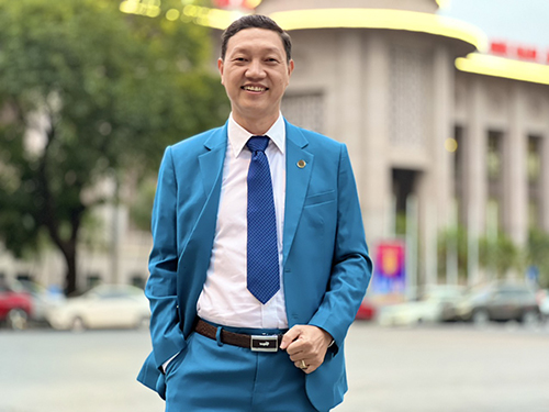 doanh nhân Trần Ngọc Anh, nguyên phó Chủ tịch Hanoisme - Trưởng Văn phòng miền Nam, giám đốc Công ty xây dựng Anh Quân.
