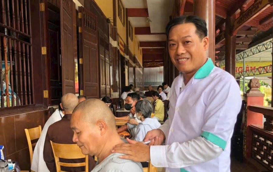Lương y La Tân với tấm lòng thiện nguyện vì sức khỏe cộng đồng