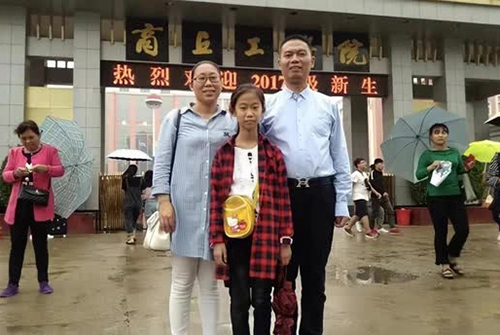 Bi kịch của thần đồng nhỏ tuổi nhất Trung Quốc: 10 tuổi đỗ ĐH nhưng tốt nghiệp không nơi nào nhận, giờ chật vật mưu sinh với mức lương 7 triệu/tháng - Ảnh 3.