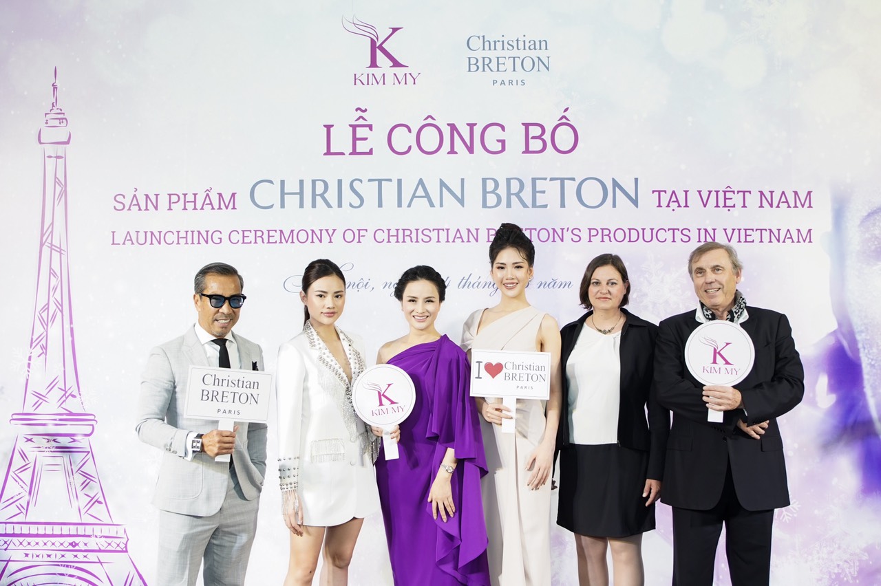 Đông đảo khách mời tham dự sự kiện do Kimmy tổ chức