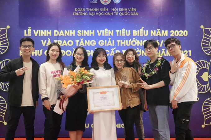 Thủ khoa 21 tuổi được đặc cách học tiến sĩ