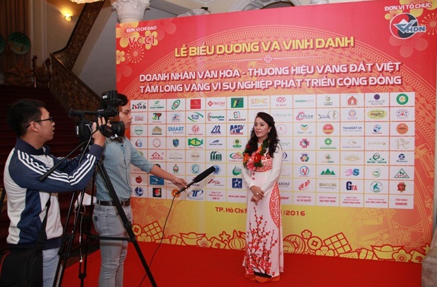 phật pháp, Ngô Thị Bích Toàn, cán bộ công an, duyên lành, pháp danh, từ thiện, tu thân, cứu khổ, giúp đời, nhân quả, chợ Tân Bình, Viện Chuyên Tu, quy y tam bảo