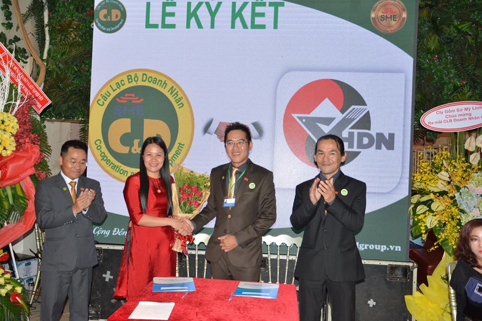 nhà hàng Con Gà Trống, HASMEA, Câu lạc bộ doanh nhân C&D, doanh nghiệp trẻ, vừa và nhỏ, vận động, Nữ Doanh nhân, tôn chỉ, mục đích, Thương hiệu vàng,thương hiệu vàng quốc gia, thương hiệu vàng việt nam, thương hiệu vàng sản phẩm dịch vụ , thương hiệu vàng