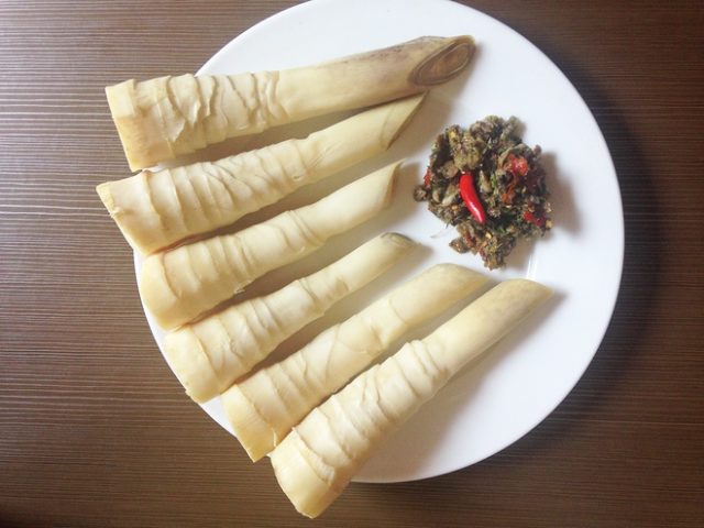 Măng lay chấm chéo