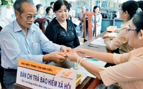 Doanh nghiệp và người lao động băn khoăn về cách tính bảo hiểm mới