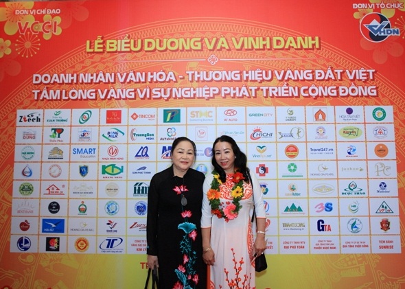 Doanh nhân, Phan Thị Thu Hồng, cơ duyên, bất động sản Hoàng Kim, doanh nhân thành đạt, sơ tán, ổn định, kinh doanh bất động sản, nghề bất động sản,  tiềm năng, xây dựng, lập nghiệp