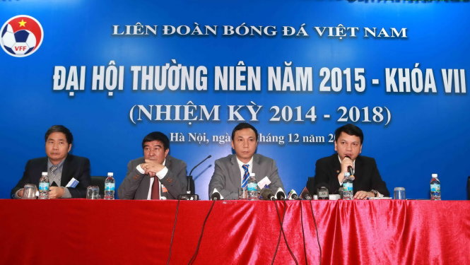 Bóng đá Việt khủng hoảng nghiêm trọng
