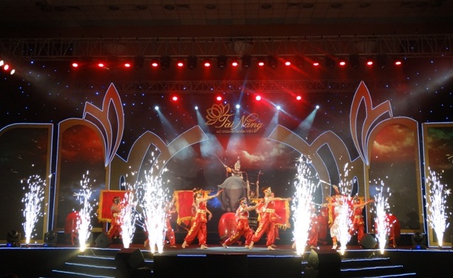 Tối ngày 8 tháng 11 năm 2015, tại Nhà thi đấu Nguyễn Du, Quận 1, Thành phố Hồ Chí Minh, Hiệp hội nữ doanh nhân Việt Nam đã tổ chức Chung kết cuộc thi: ‘‘Tài năng nữ doanh nhân Việt 2015’’, chương trình được truyền hình trực tiếp trên kênh HTV9, đài truyền hình Thành phố Hồ Chí Minh. 