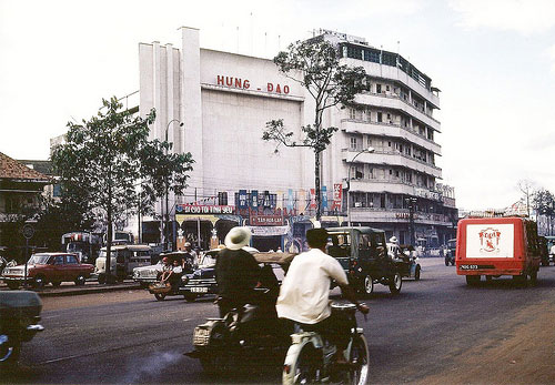 Nguyễn Thành Niệm: Từ thợ sửa xe trở thành chủ rạp hát