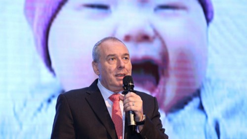 Tiến sĩ Mark Johnston, Giám Đốc khu vực Đông Nam Á, Hàn Quốc và Nhật Bản, từ tập đoàn Chr. Hansen Đan Mạch báo cáo tại hội nghị